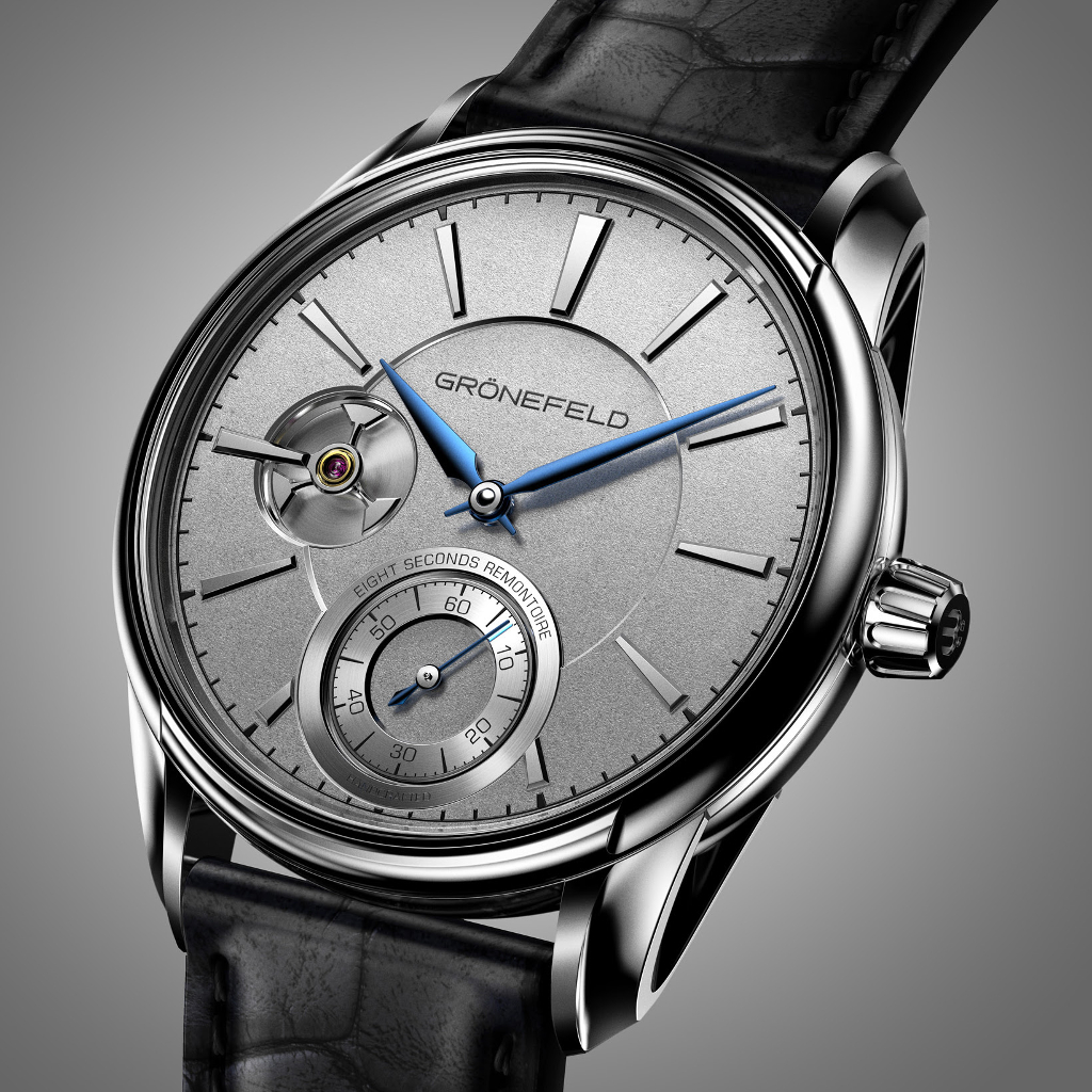The Grönefeld 1941 Remontoire comes in two different case variants: one in 5N red gold, and the other in 18K white gold (alloyed with Palladium 150).