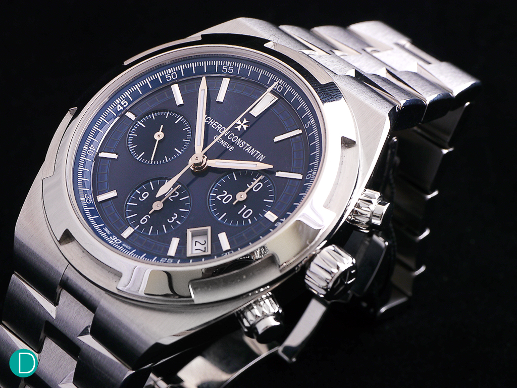 The case of the VC Overseas Chronograph 5200. 
