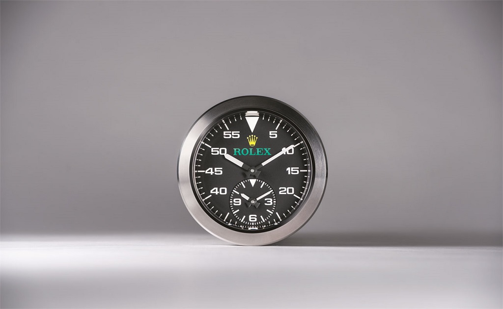 The timing device that Rolex had created for the Bloodhound SSC project. See the resemblance? Picture (C) Rolex