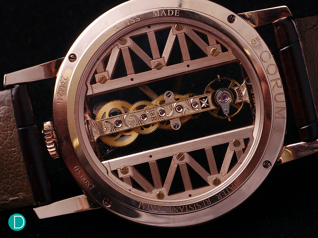 From the caseback, the motif of the Golden Gate Bridge is more clearly discerned.