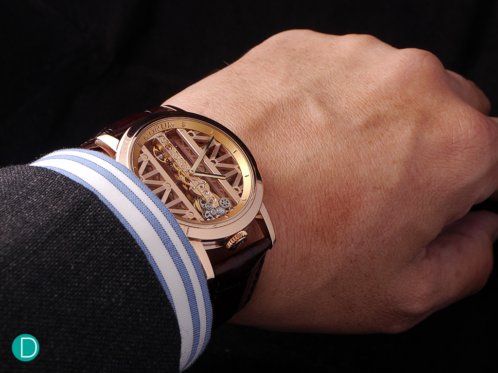at 43mm, the Golden Bridge Round wears very well. 