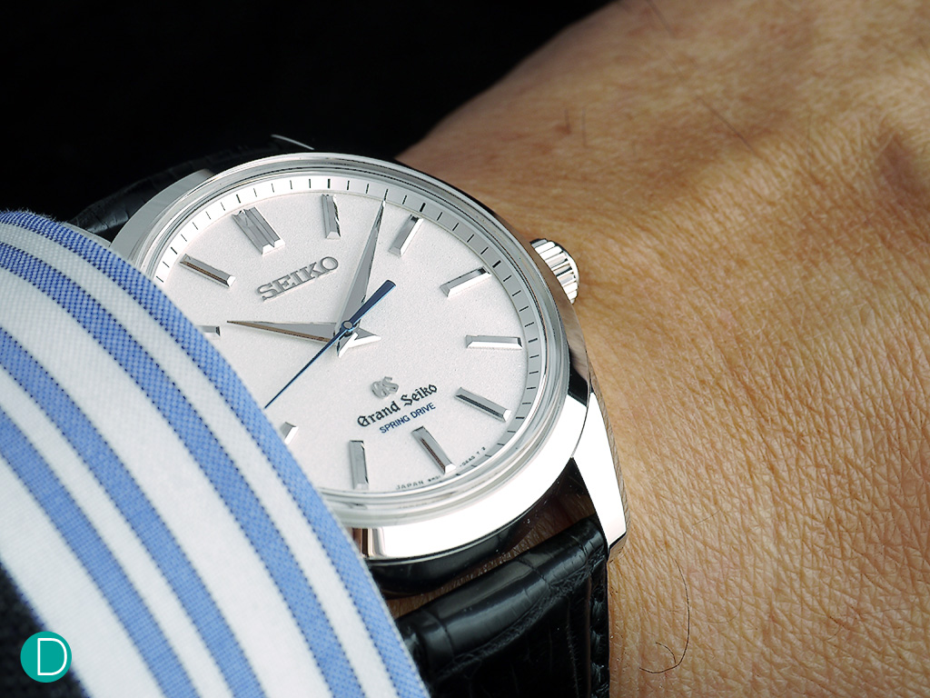 On the wrist, the 43mm case is neither large nor obtrusive. It remains very elegant and understated. The design is easy on the eyes, and reeks of class.