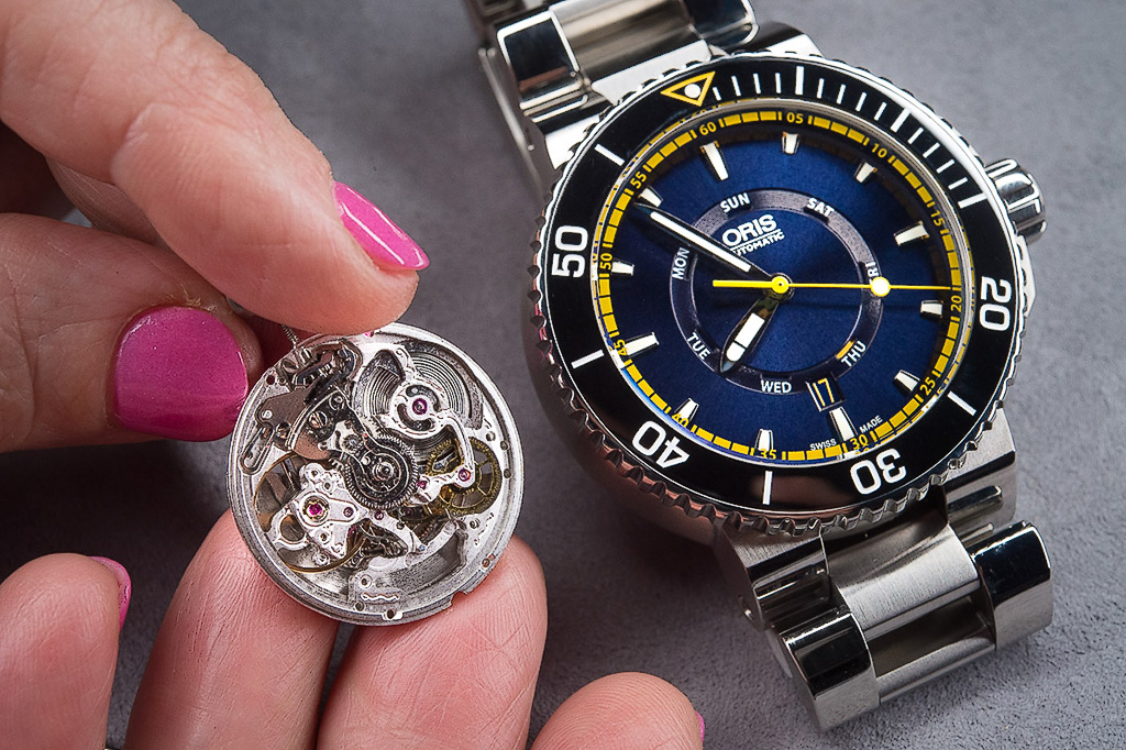 Oris Great Barrier Reef Limited Edition II and the Caliber 735, an automatic movement that is based on Sellita’s Sw220-1.